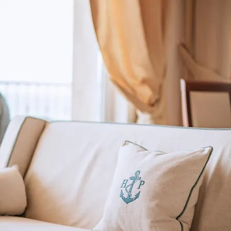 Parrini Отель Фоллоника