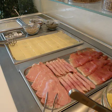 Отель Parrini 3*