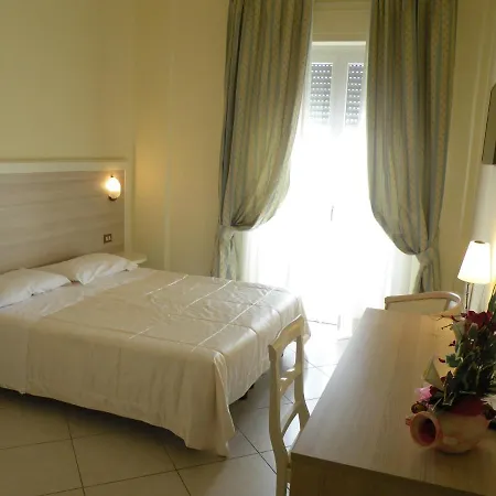 Parrini Отель Фоллоника