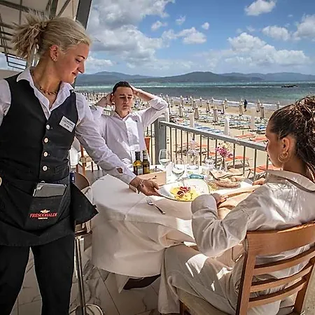 Parrini Hotel 3*