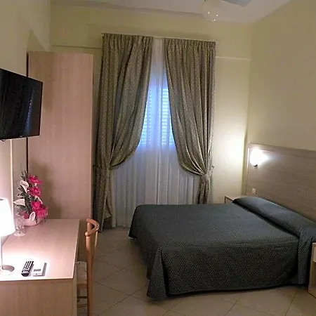 Parrini Hotel 3*