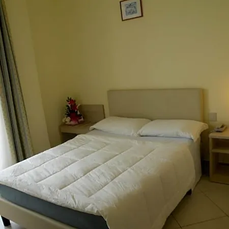 Parrini Hotel 3*