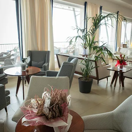 Parrini Hotell