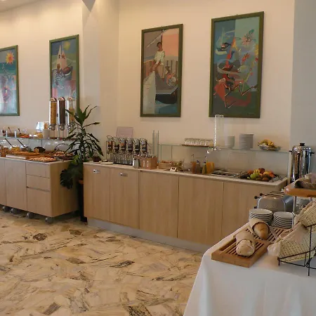 Parrini Hotell
